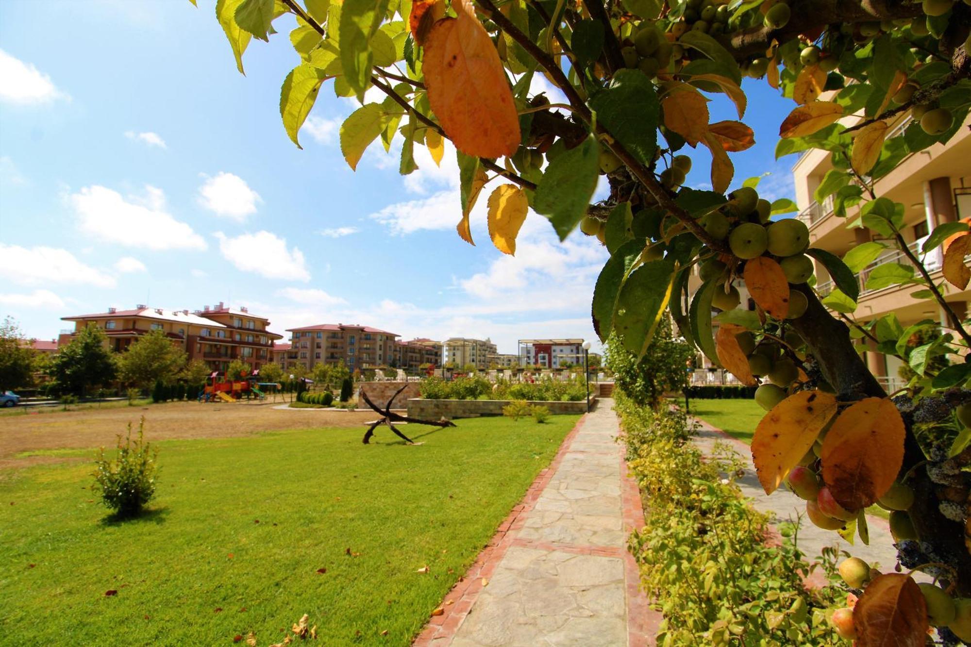 Sorrento - Menada Apartments Свети-Влас Экстерьер фото