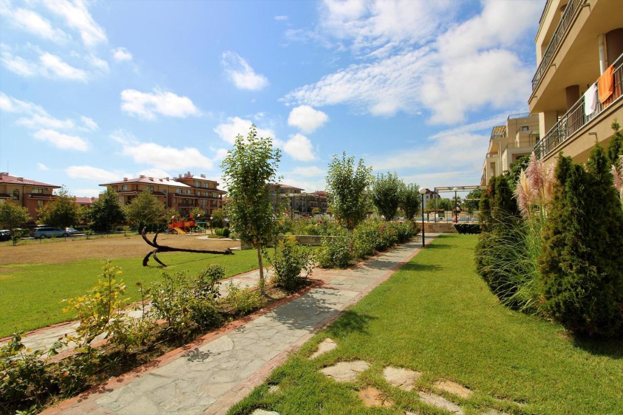 Sorrento - Menada Apartments Свети-Влас Экстерьер фото